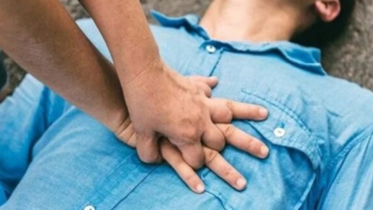 জরুরি মুহূর্তে জীবন বাঁচাবে সিপিআর