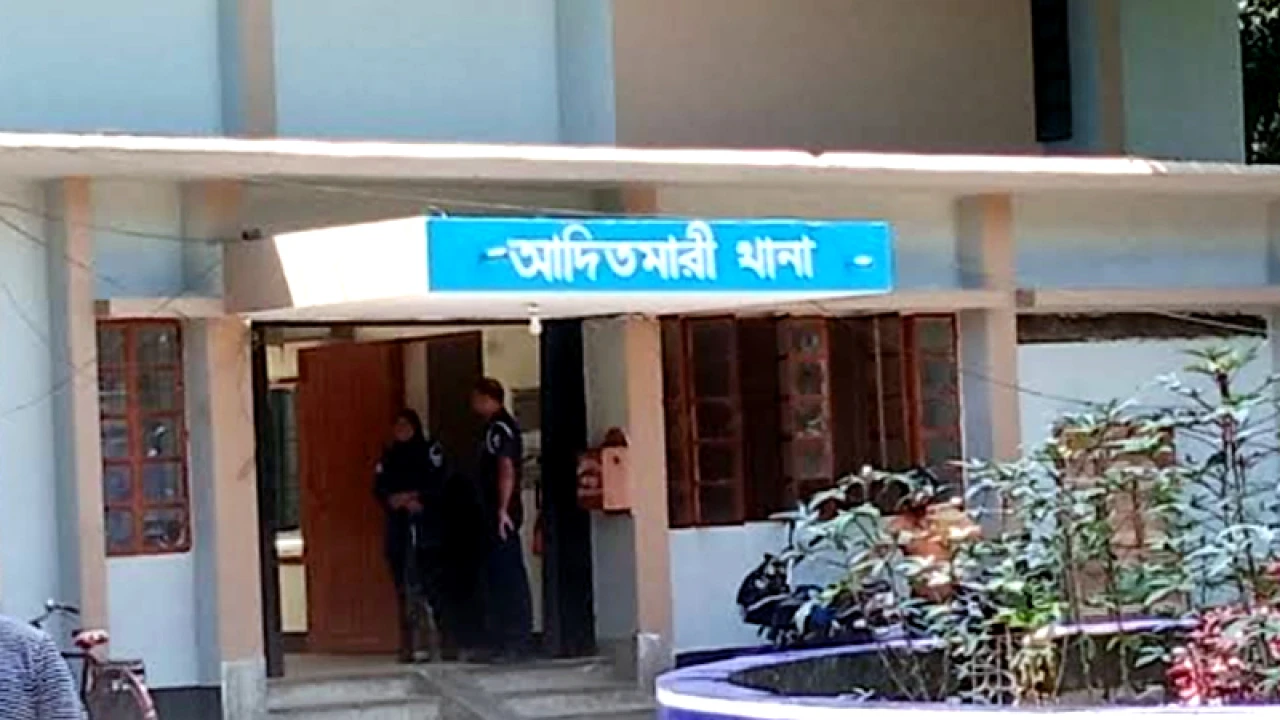 নিজ বাড়ি থেকে ব্যাংক কর্মকর্তার ঝুলন্ত লাশ উদ্ধার