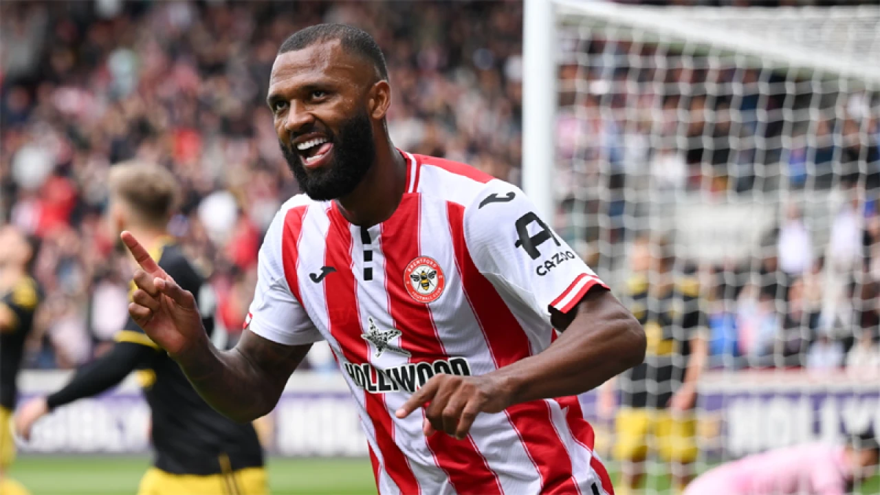 ব্রেন্টফোর্ডের কাছে উড়ে গেল ম্যানইউ