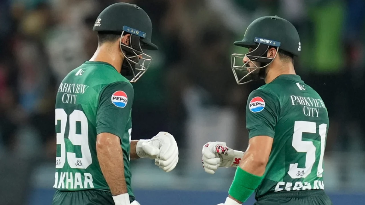 ভারতের বিপক্ষে পাকিস্তানের উড়ন্ত সূচনা