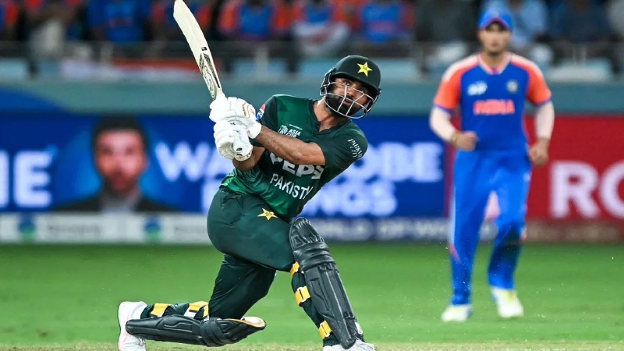 অবিশ্বাস্য ব্যাটিং ধসে ১৪৬ রানে অলআউট পাকিস্তান