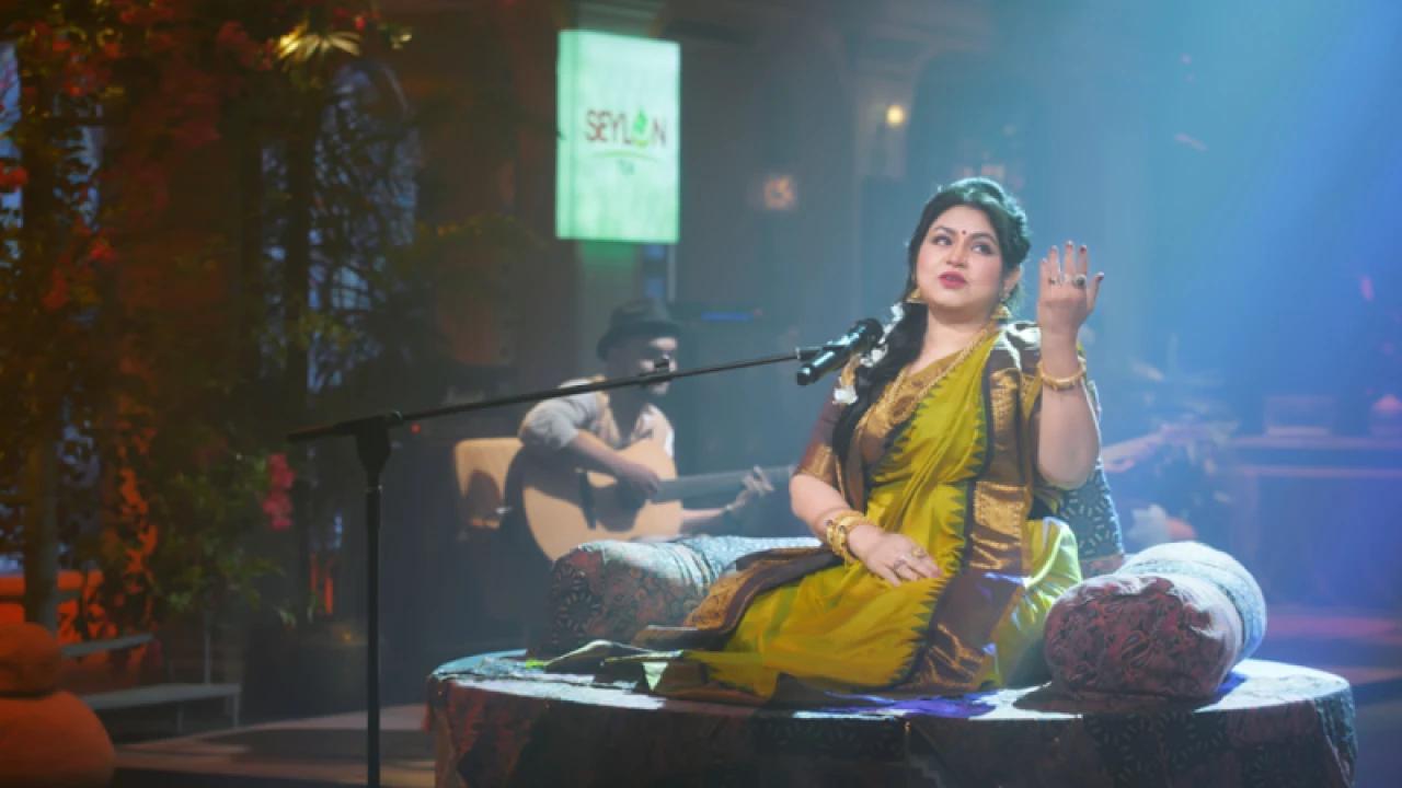 ‘মহানায়ক’ কন্যার কণ্ঠে ‘দেবদাস’র গান 