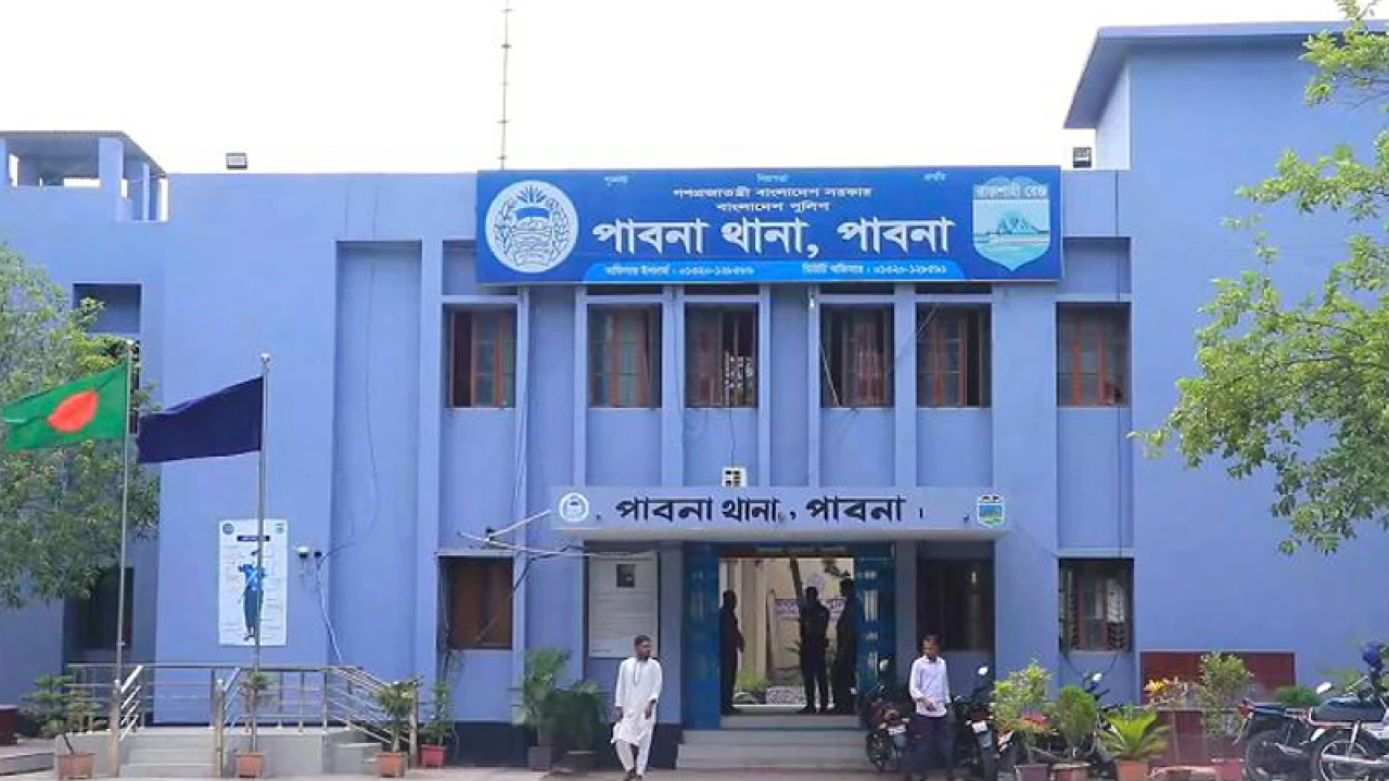 পাবনায় পরকীয়া সংক্রান্ত ঘটনায় যুবককে কুপিয়ে হত্যা