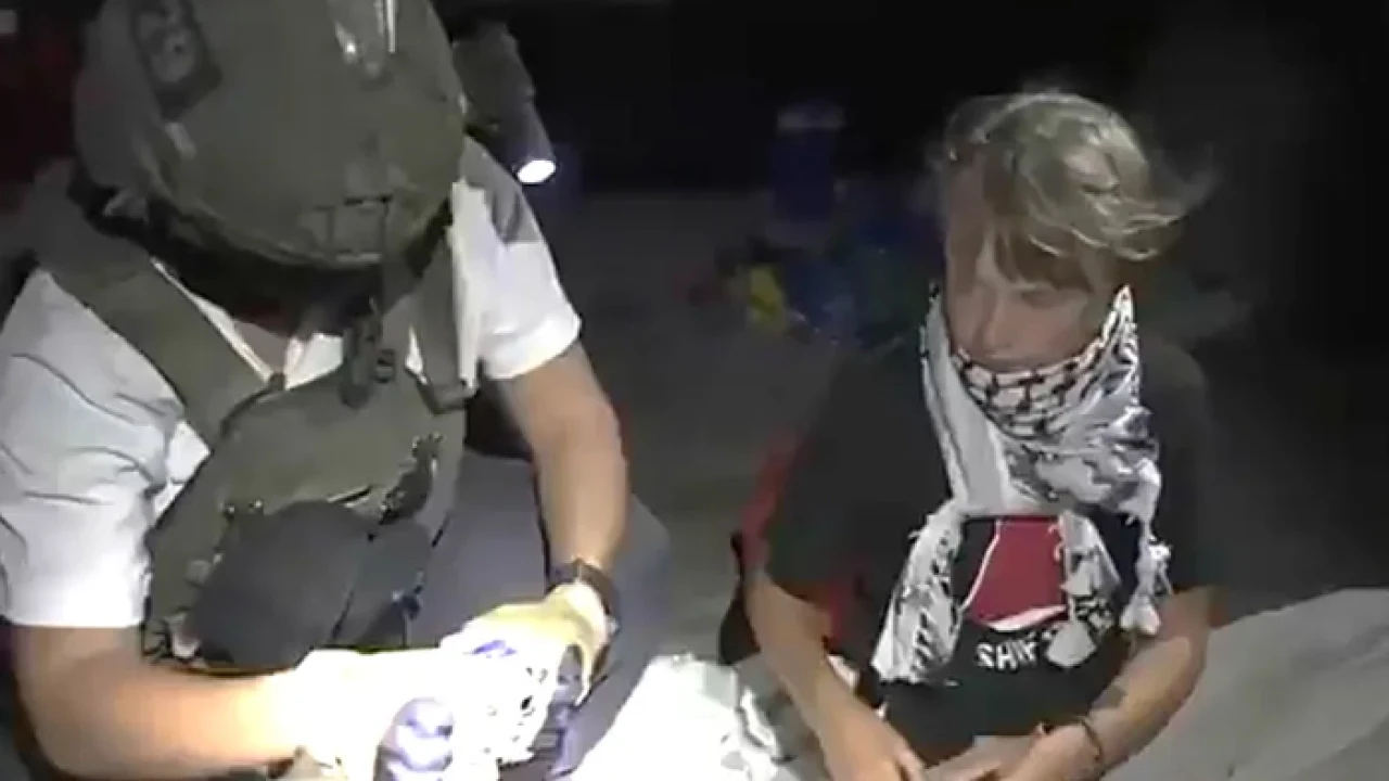 সুমুদ ফ্লোটিলায় ইসরায়েলি হস্তক্ষেপ, গ্রেটা থুনবার্গ আটক