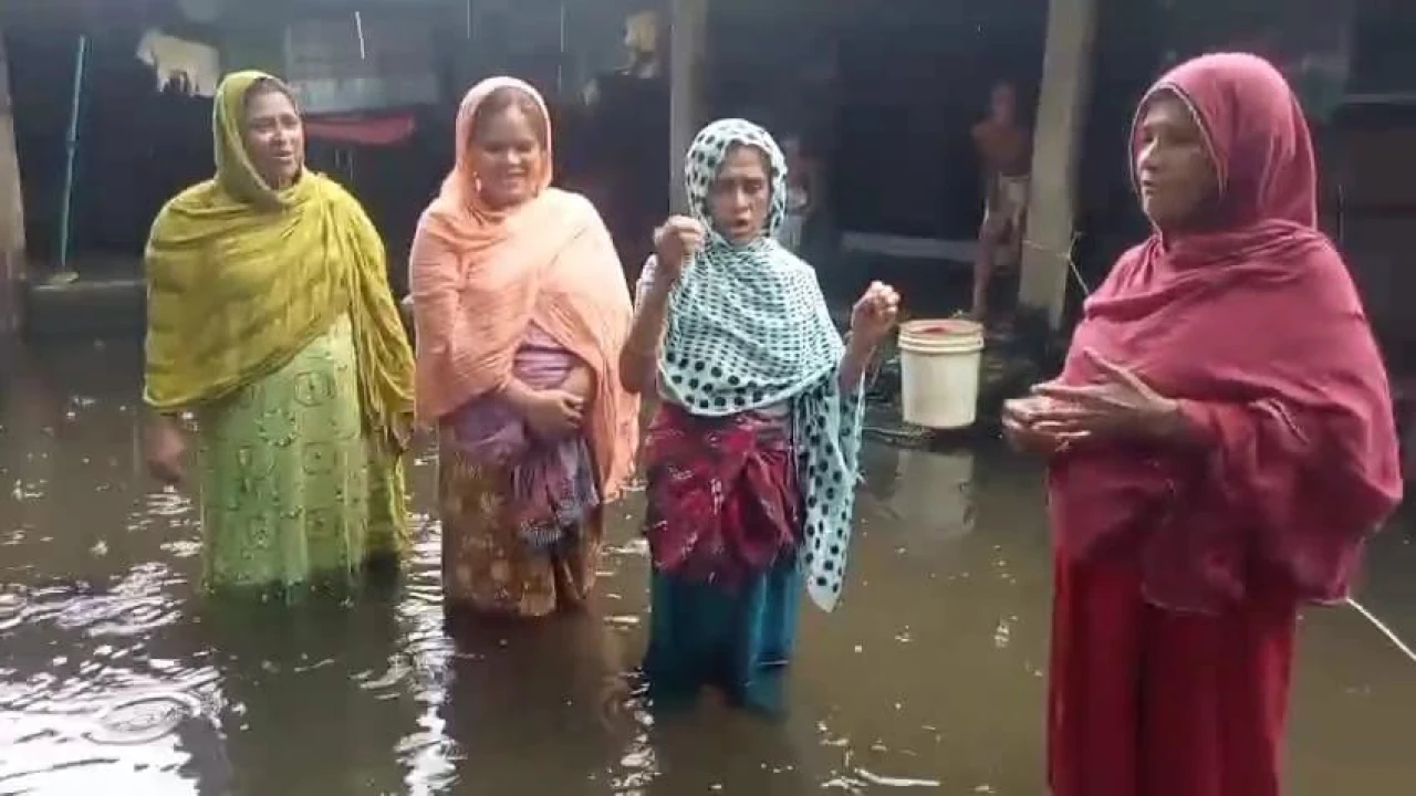 স্লুইস গেট বন্ধ, সেন্টমার্টিনে পানিবন্দি কয়েকশ পরিবার