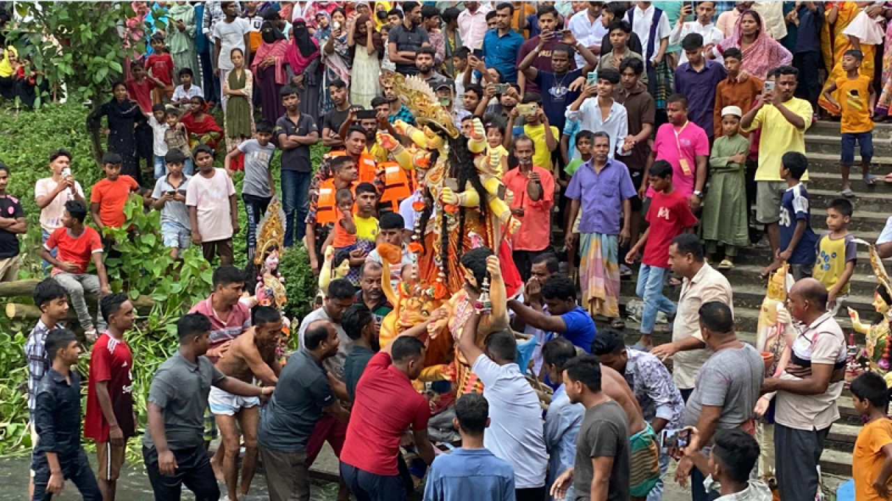 দেবী দুর্গার বিদায়ে বিষাদের সুর