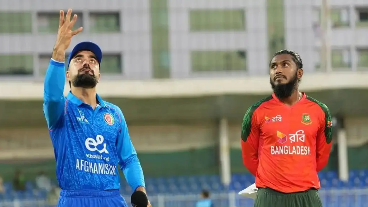 টসে জিতে ফিল্ডিংয়ে বাংলাদেশ, একাদশে জোড়া পরিবর্তন