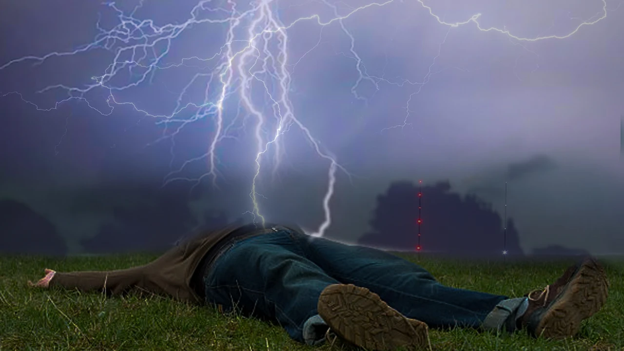 গফরগাঁওয়ে মাছ ধরতে গিয়ে বজ্রপাতে প্রাণ গেল যুবকের