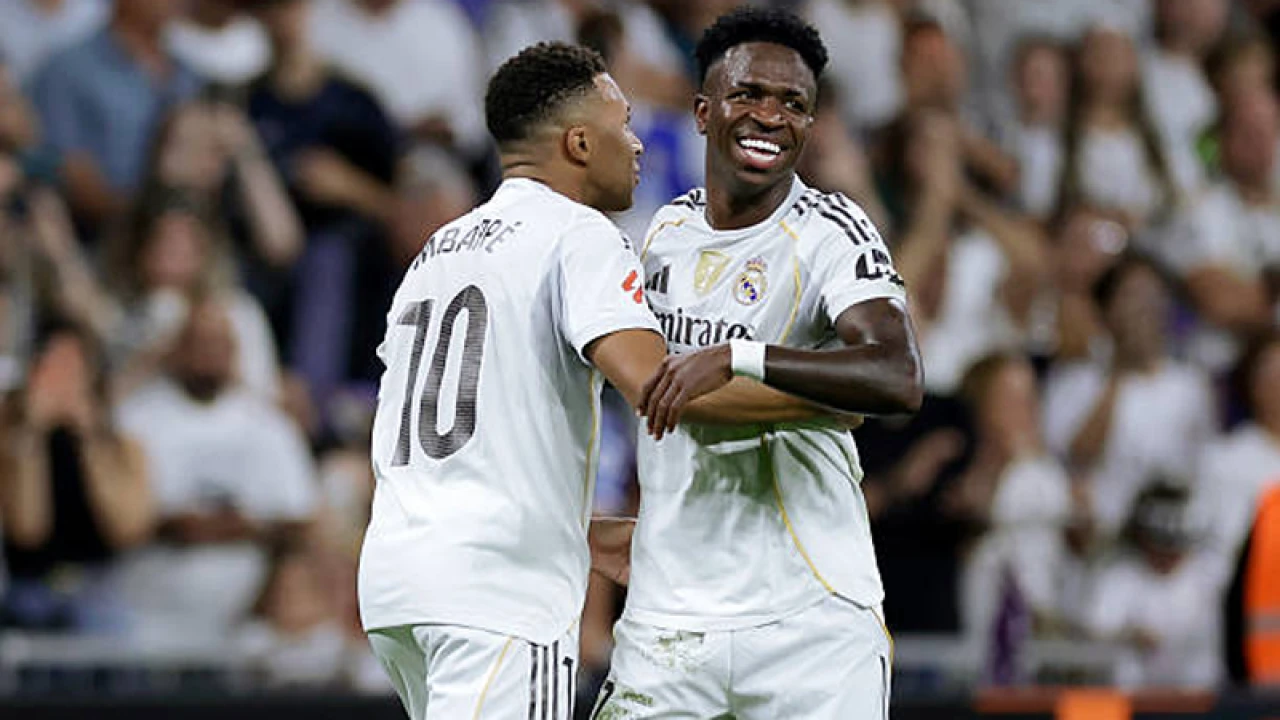 ভিনি-এমবাপ্পের নৈপুণ্যে জয়ে ফিরে শীর্ষে উঠল রিয়াল