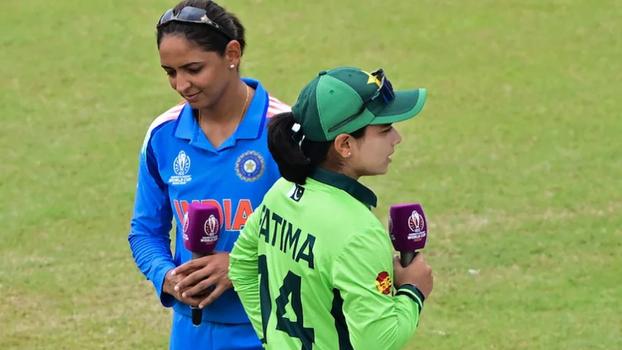 নারী বিশ্বকাপেও হাত মেলালেন না ভারত ও পাকিস্তানের অধিনায়ক