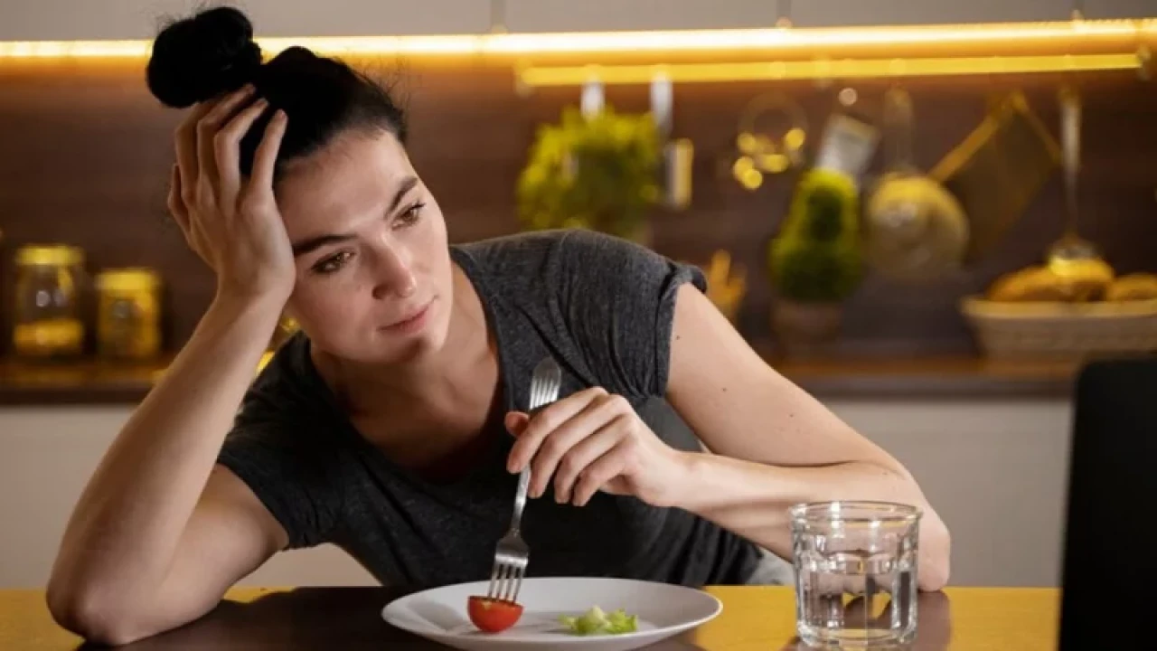 রাতে খাওয়া বন্ধ করলে কি ওজন কমে?