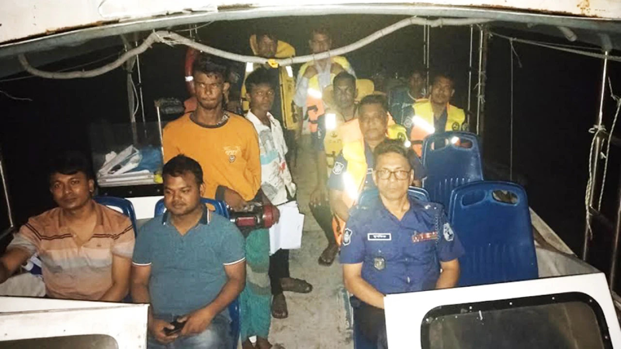 চাঁদপুরে ইলিশ ধরায় ১১ জেলে গ্রেপ্তার