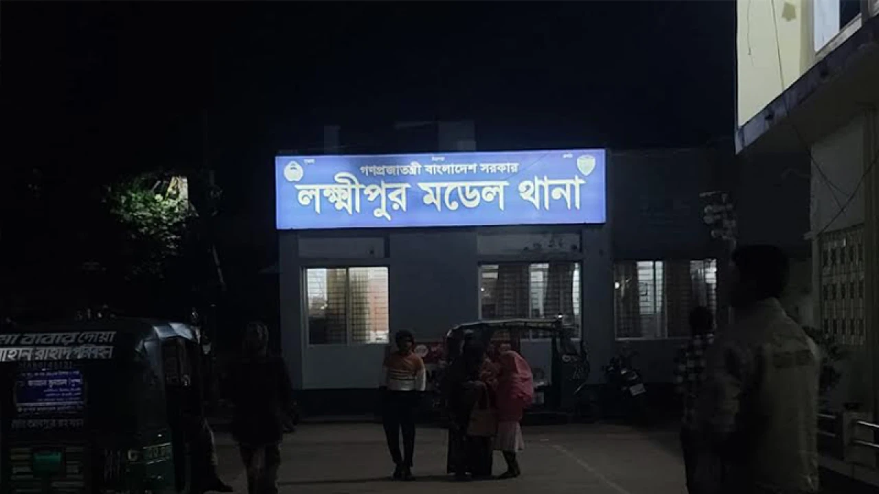মেয়েকে কুপিয়ে পুকুরে ছুড়ে ফেললেন বাবা 