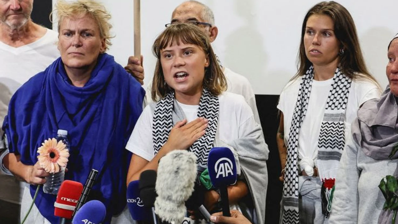 গ্রিসে পৌঁছে গ্রেটা থুনবার্গ