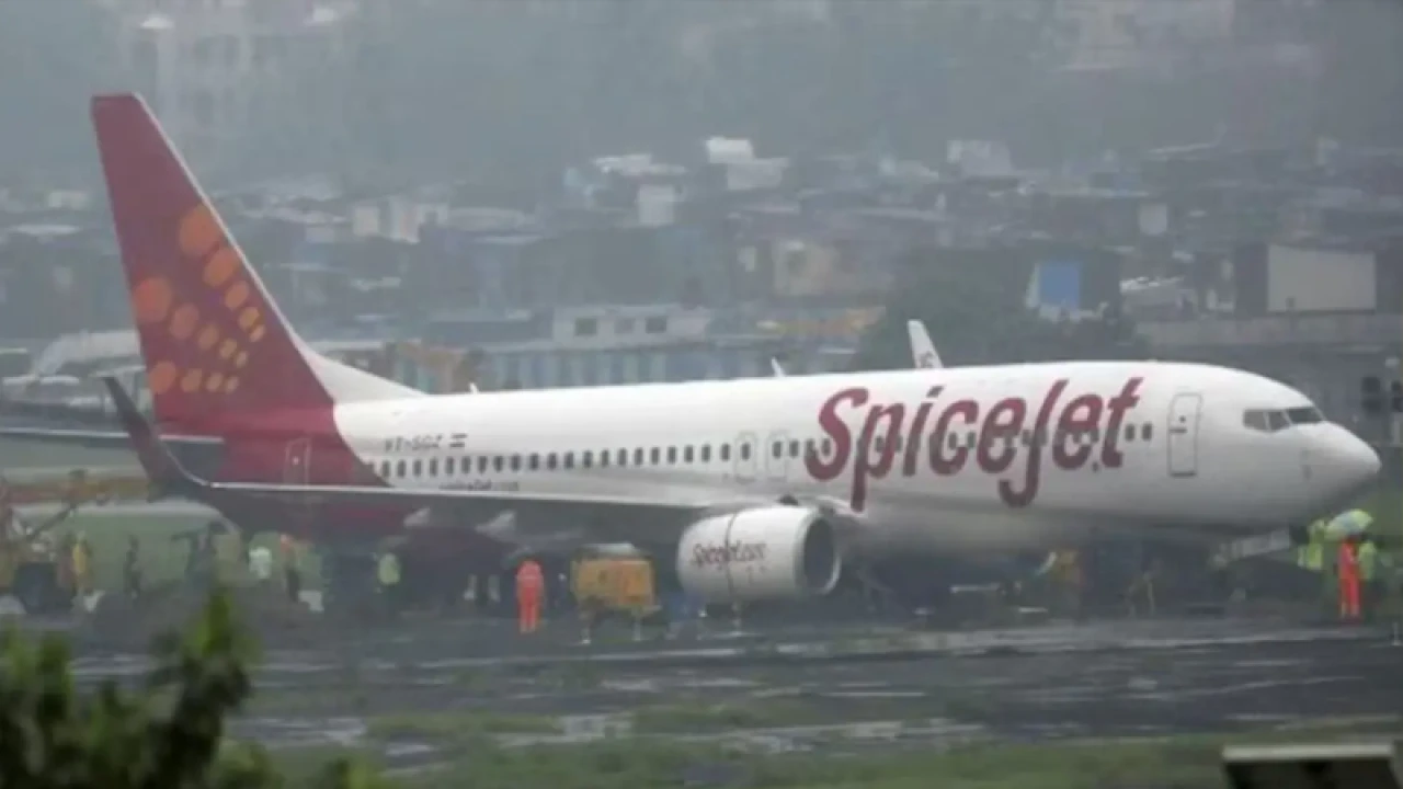 দিল্লিতে ভারী বৃষ্টি, বাতিল একাধিক ফ্লাইট