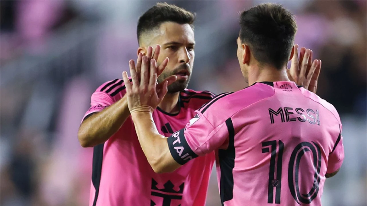 অবসরের ঘোষণা দিলেন মেসি সতীর্থ আলবা