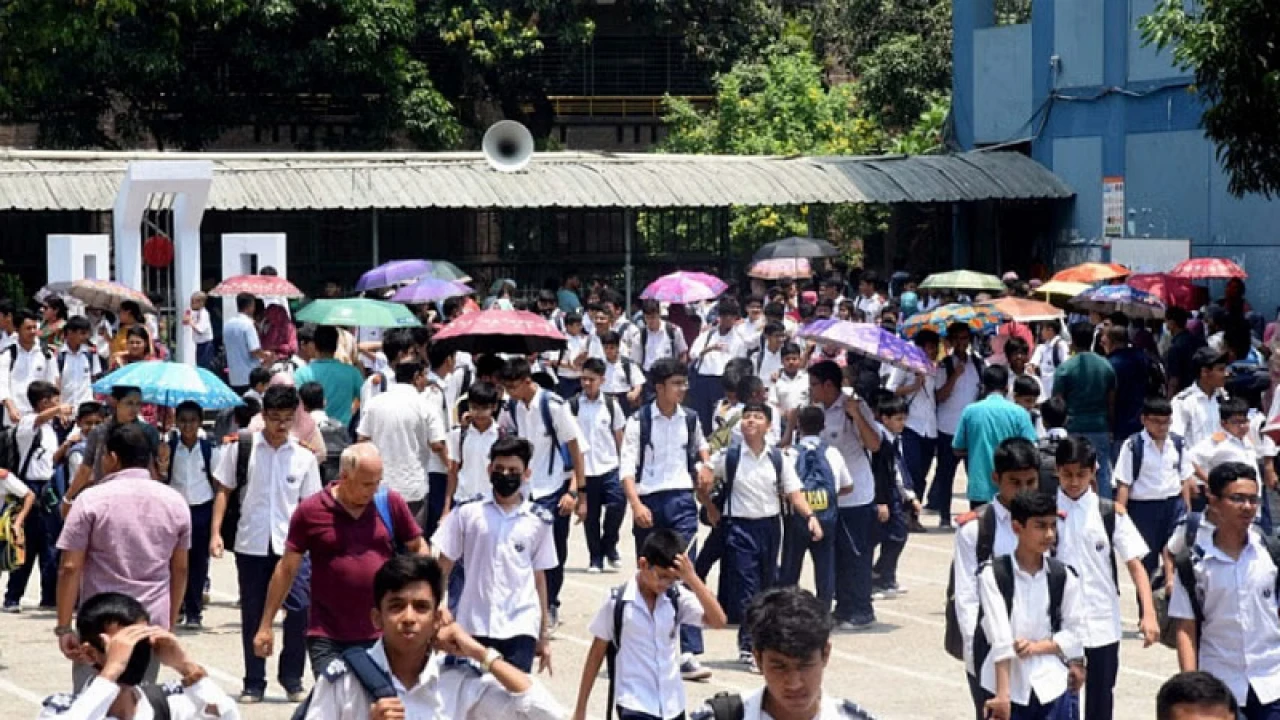 ছুটি শেষে আজ খুলেছে শিক্ষাপ্রতিষ্ঠান