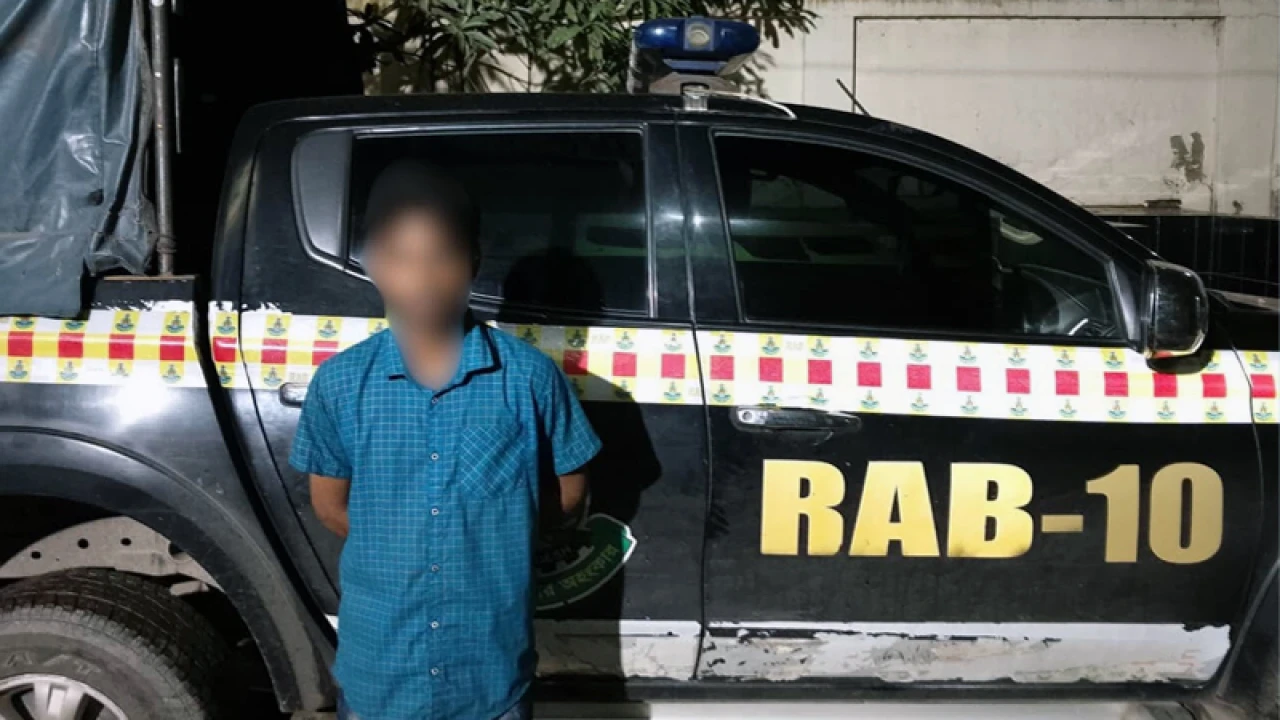 তরুণীকে সংঘবদ্ধ ধর্ষণের অভিযোগে যুবক গ্রেপ্তার