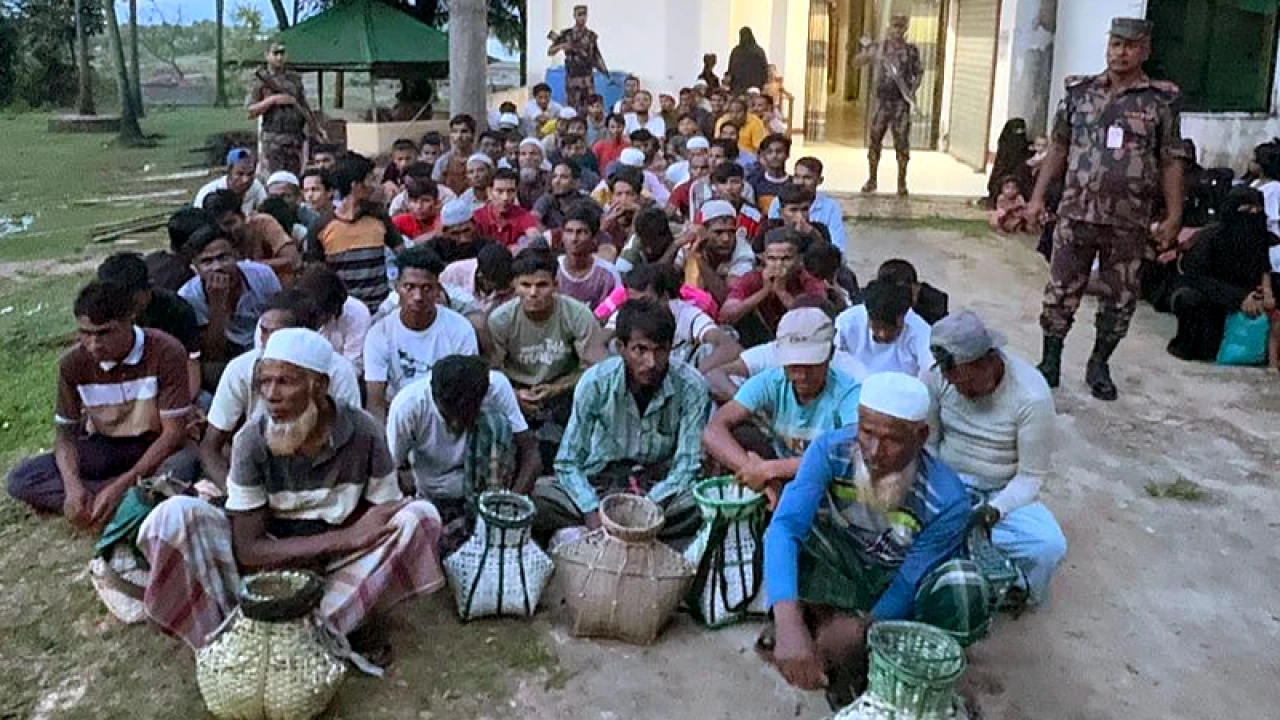 ১৭১ রোহিঙ্গা আটক, ক্যাম্পে ফেরত পাঠালো বিজিবি