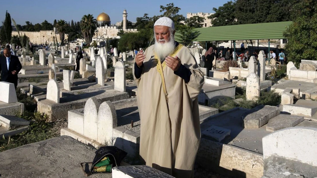 মৃত্যুর পরও যেসব আমলের সওয়াব পাওয়া যায়