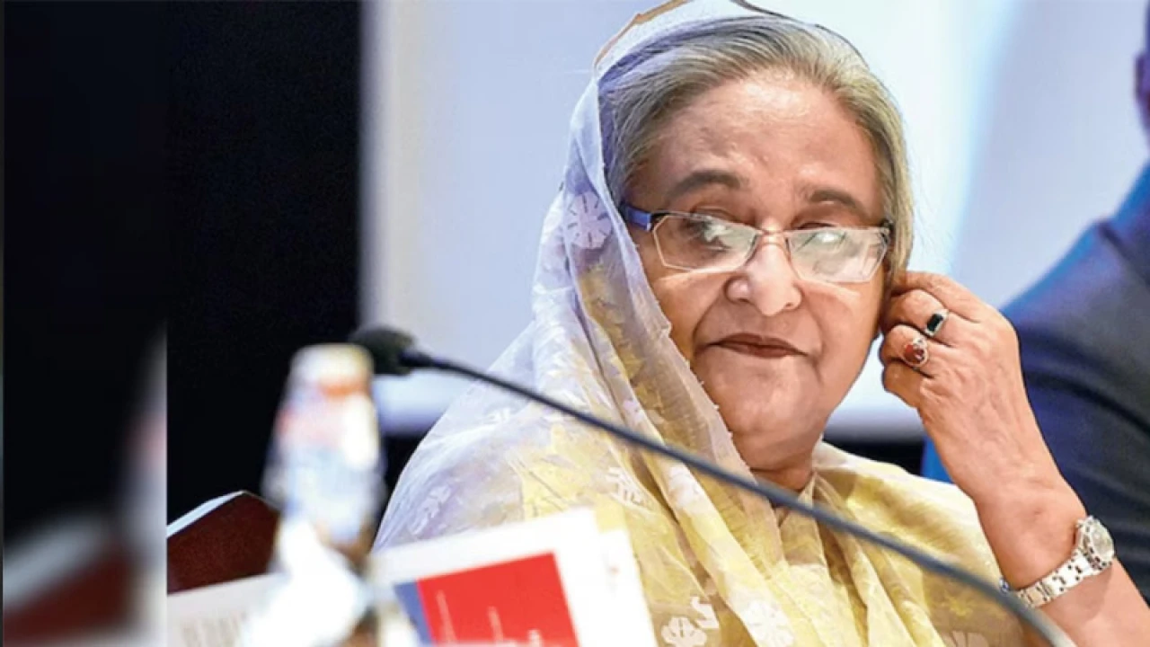 হাসিনাসহ ৩০ জনের পরোয়ানা গেল ১২ দপ্তরে