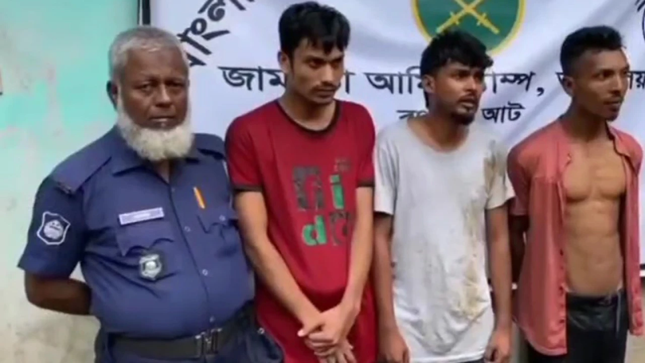 সাভারে সেনাবাহিনীর অভিযানে অস্ত্রসহ গ্রেপ্তার ৩
