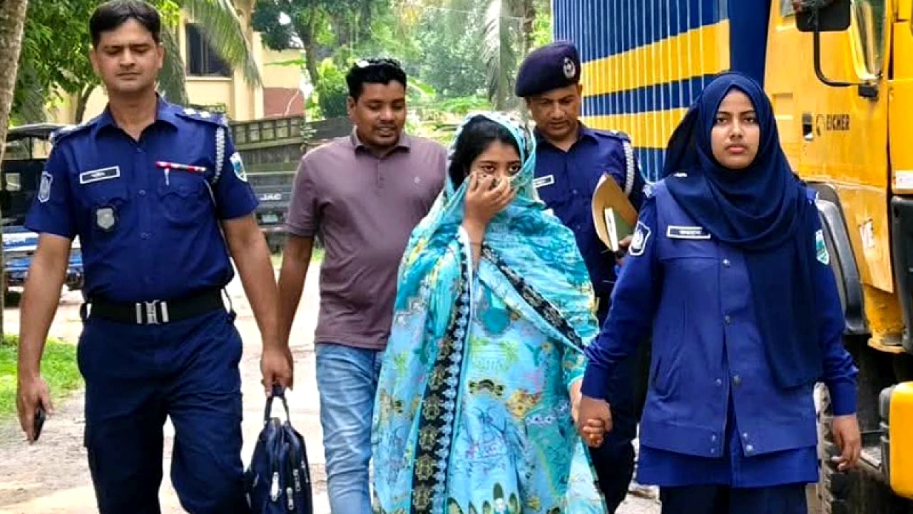 নানিকে হত্যার পর স্বর্ণালঙ্কার লুট, পালাতে গিয়ে প্রেমিকসহ নাতনি গ্রেপ্তার