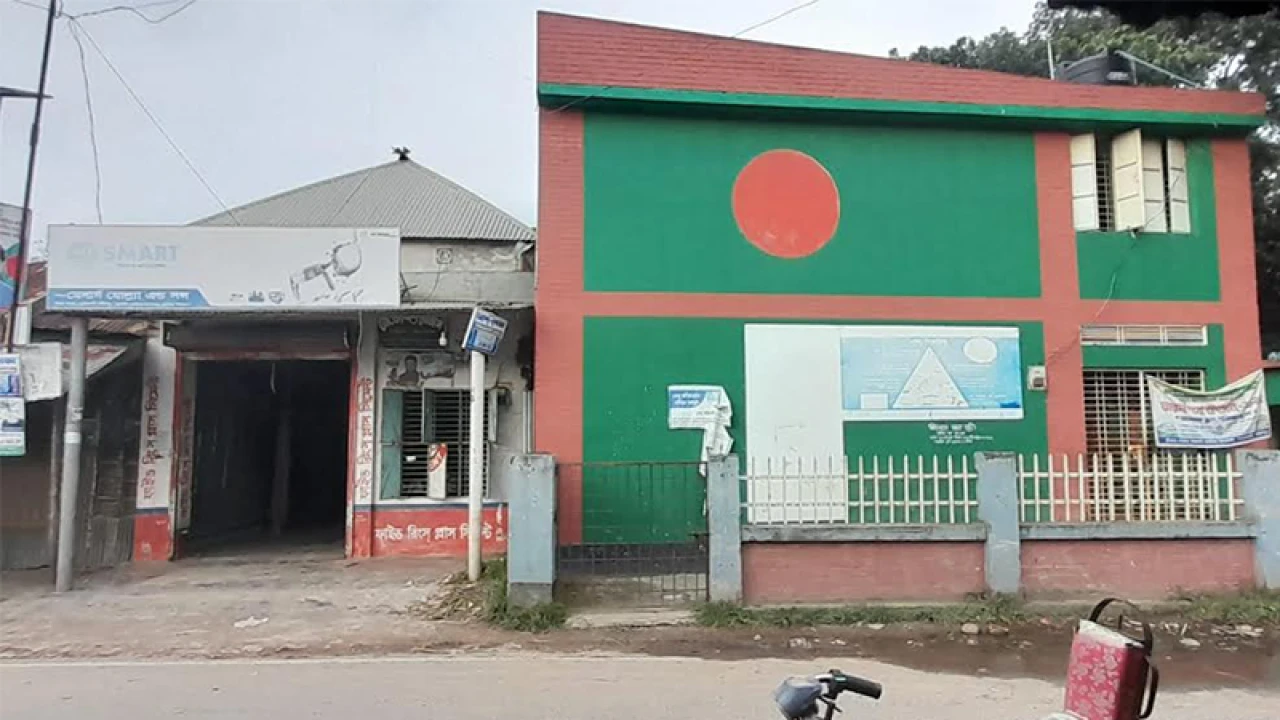 ফরিদপুরে বিদ্যালয়ের জমি প্রভাবশালীদের দখলে!