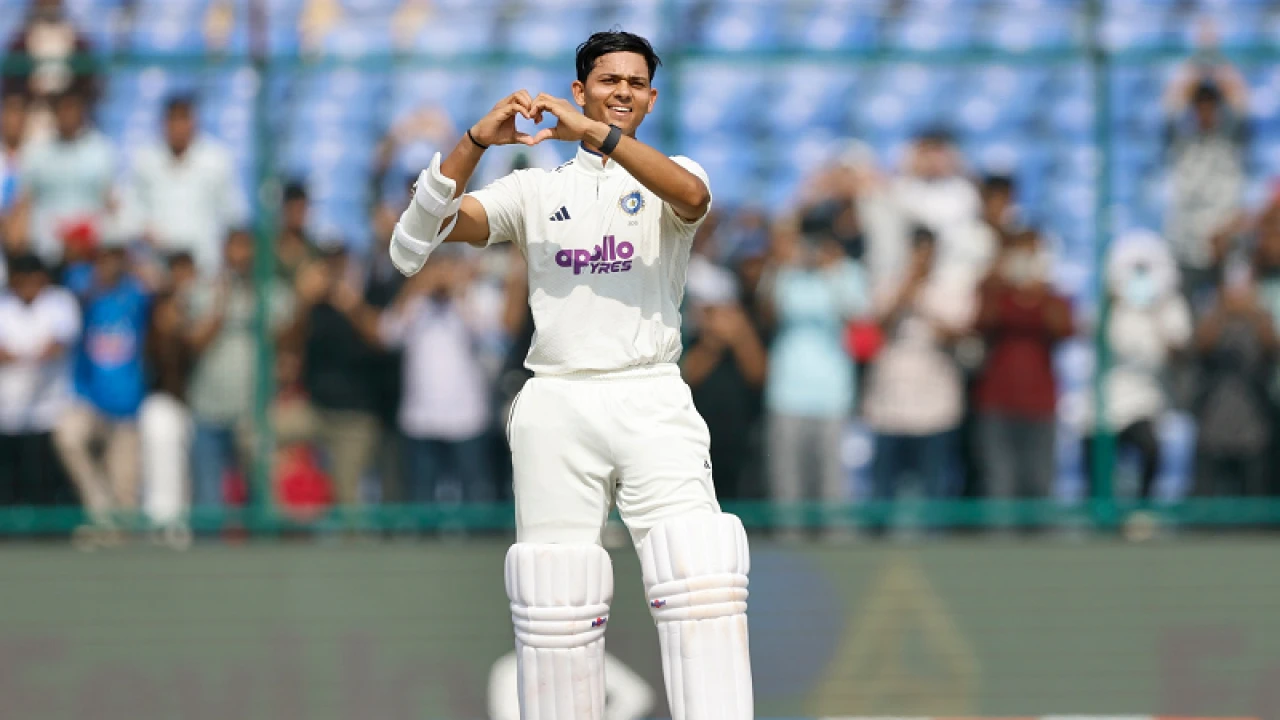 আরও একটি সেঞ্চুরিতে কোহলি-গাভাস্কারকে পেছনে ফেললেন জয়সোয়াল