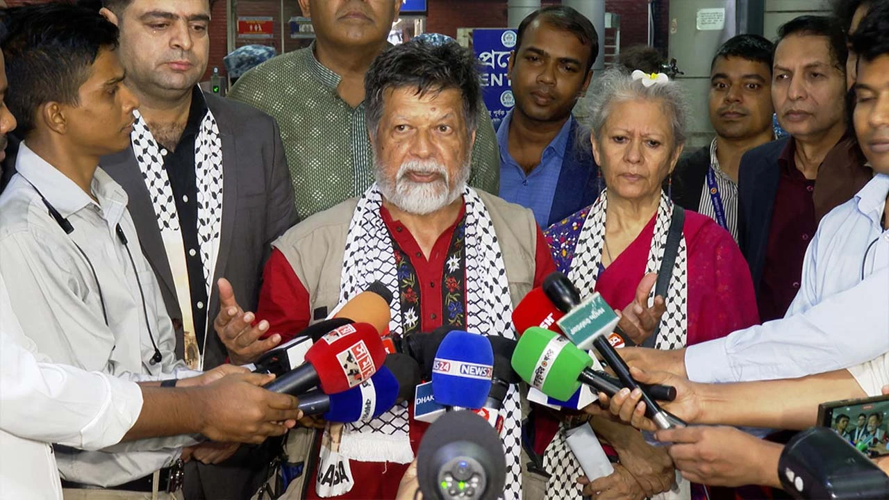 দেশে ফিরলেন শহিদুল আলম 