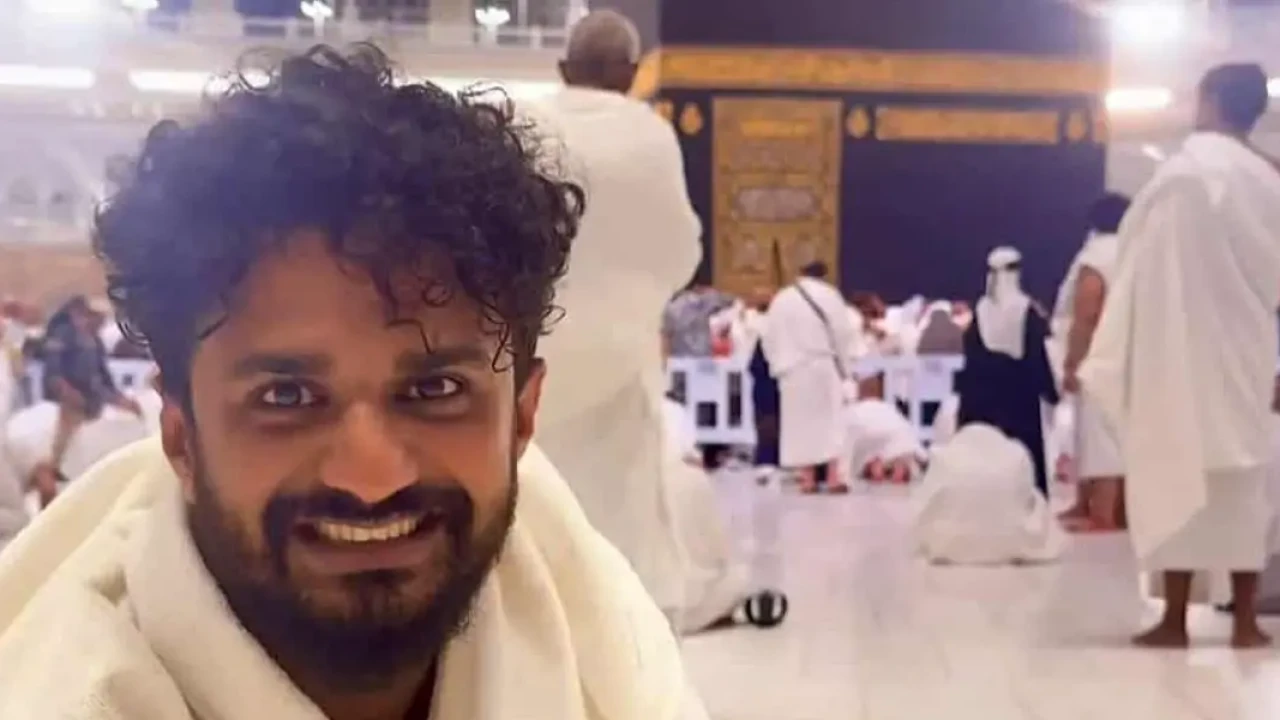 ওমরাহ পালন করলেন অভিনেতা মুশফিক আর ফারহান