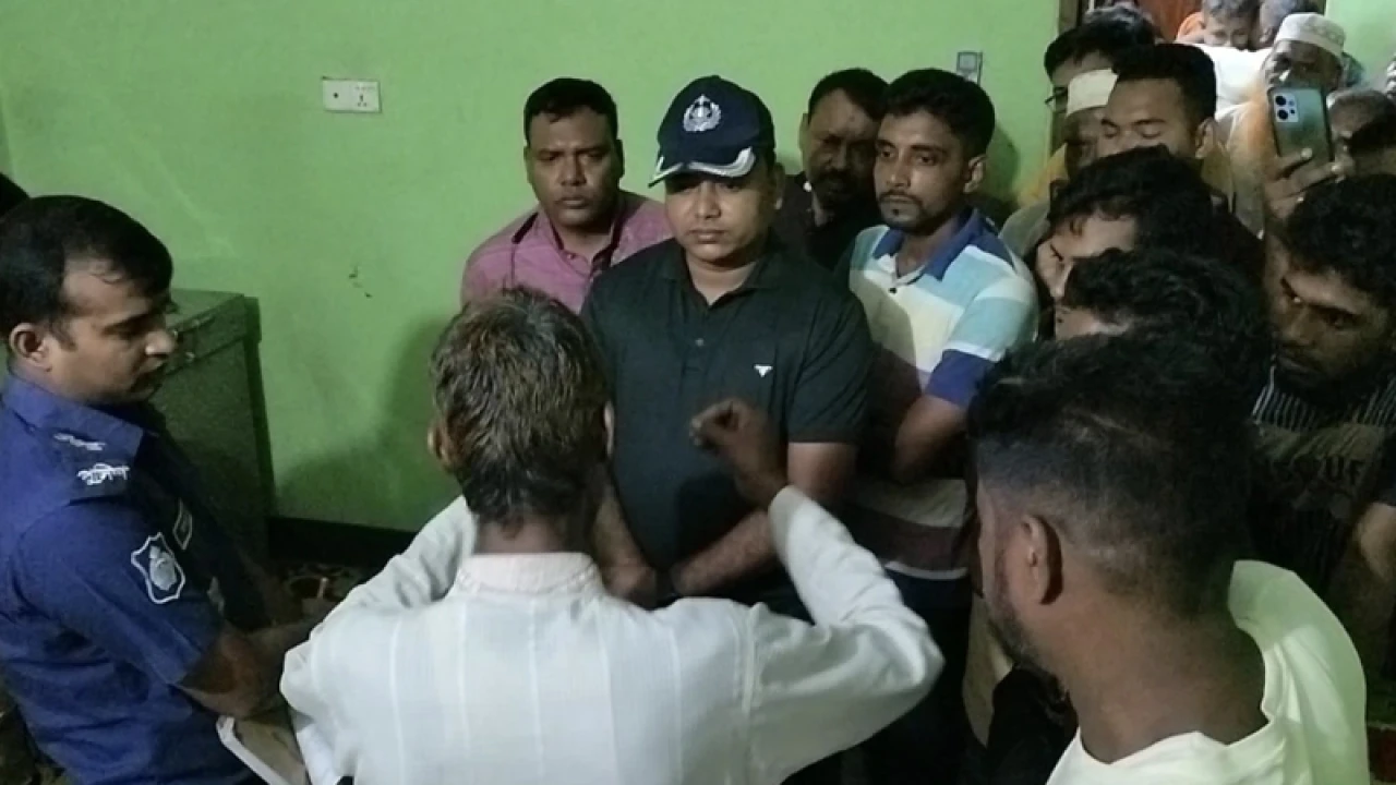 ছেলেকে বাঁচাতে গিয়ে প্রতিপক্ষের লাঠির আঘাতে মায়ের মৃত্যু