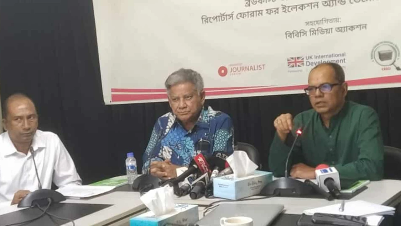 সাংবাদিকদের ভোটকক্ষে প্রবেশে অনুমতির প্রয়োজন নেই: উপদেষ্টা