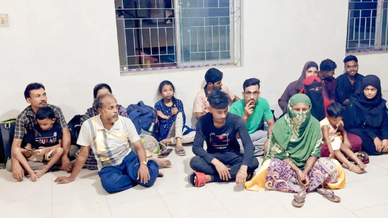 ১৬ বাংলাদেশিকে ফেরত দিল বিএসএফ