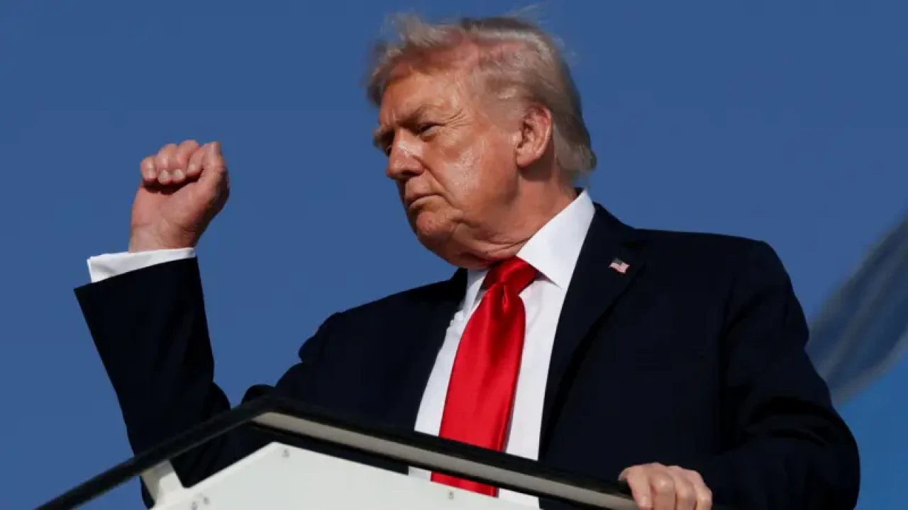 গাজা সম্মেলনে অংশ নিতে মিশরে পৌঁছেছেন ট্রাম্প