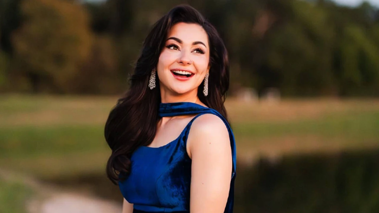 ‘গ্লোবাল স্টার অ্যাওয়ার্ড’ পেলেন হানিয়া আমির