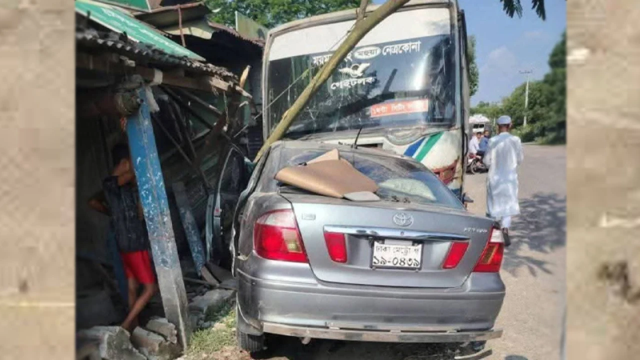 সড়ক দুর্ঘটনায় মোহনগঞ্জ বিএনপি নেতার সহধর্মিণী নিহত