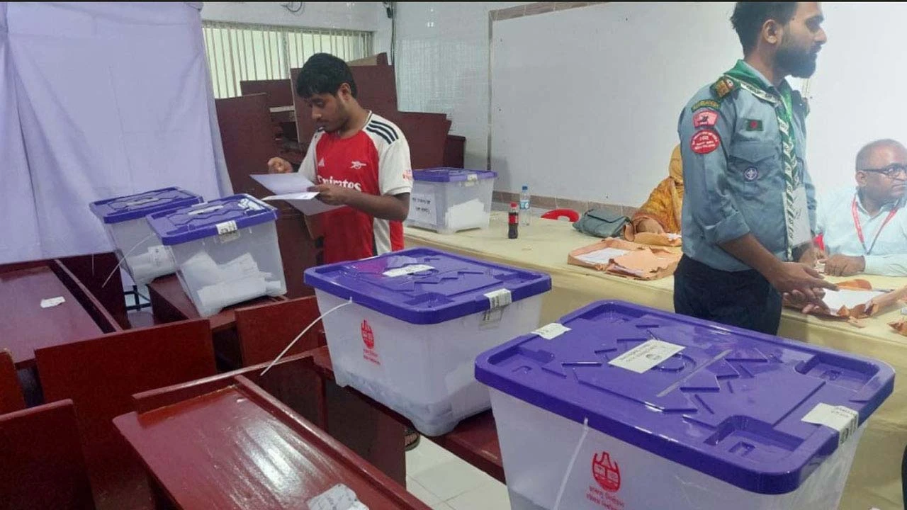 চাকসুর ভোটগ্রহণ শেষ, ফলের অপেক্ষা 