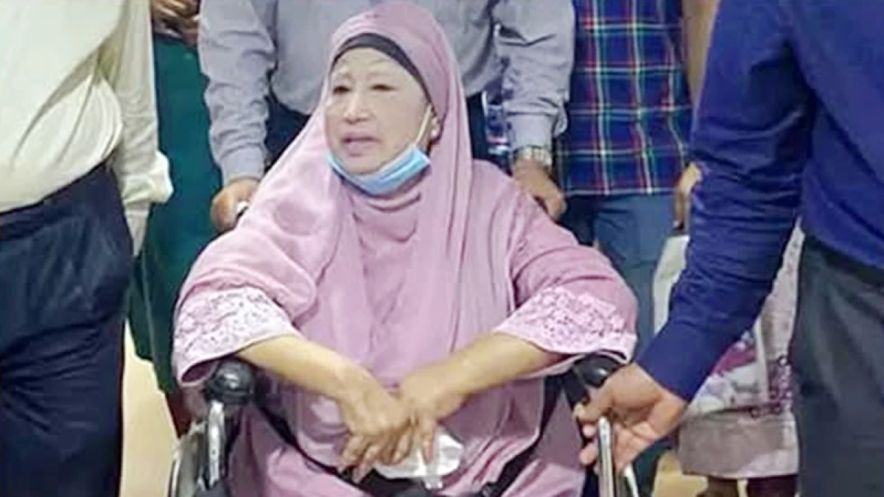 মধ্যরাতে হাসপাতালে ভর্তি হলেন খালেদা জিয়া