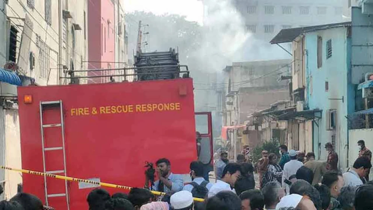 প্রাণ ঝরলেও রহস্যজনক কারণে সরে না গুদাম