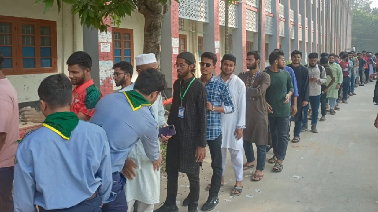 রাকসু নির্বাচনে ভোটগ্রহণ চলছে