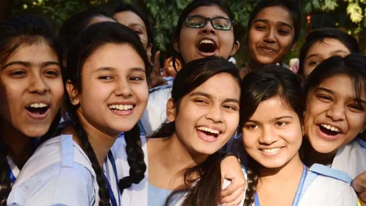 জিপিএ-৫ ও পাসের হারে এগিয়ে মেয়েরা