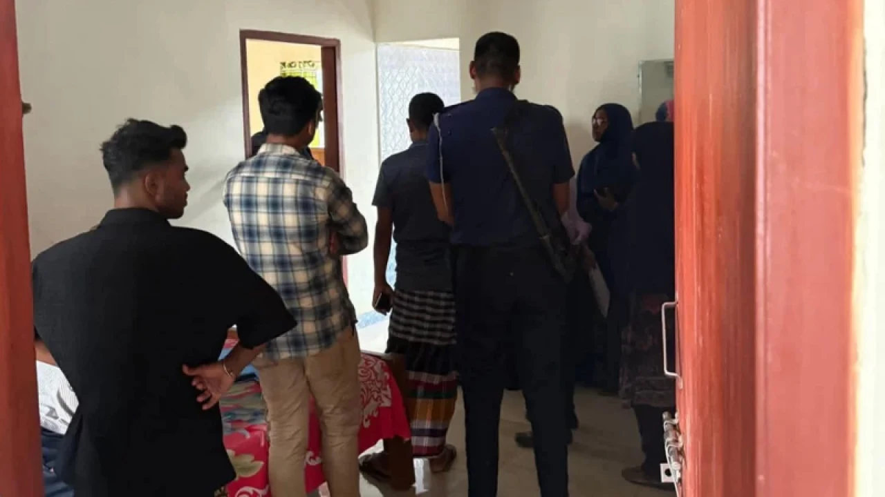 কুমিল্লায় নারী এনজিও কর্মীর ঝুলন্ত মরদেহ উদ্ধার