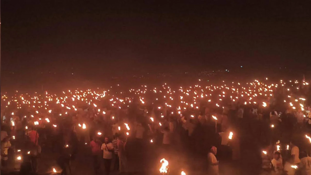 তিস্তা বাঁচাতে নদীপাড়ের মানুষের মশাল প্রজ্জ্বলন