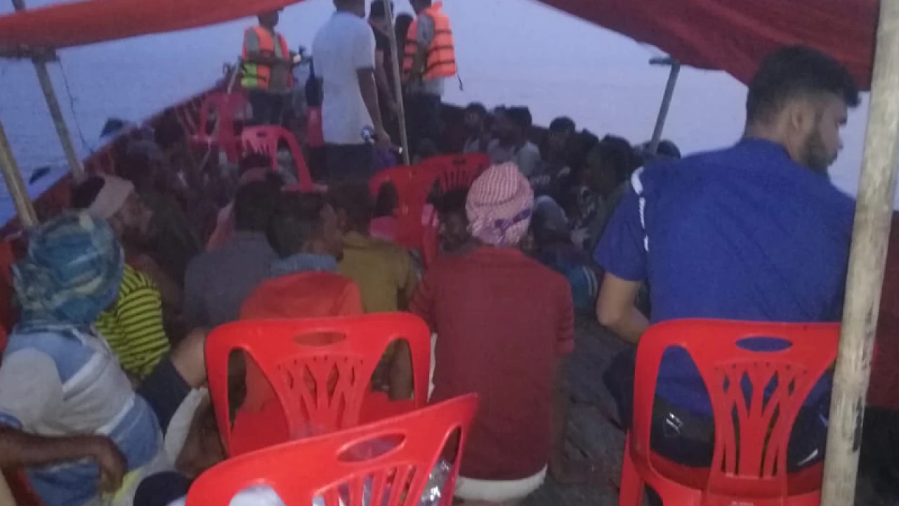 মা ইলিশ রক্ষা অভিযানে ৩৭ জেলের কারাদণ্ড