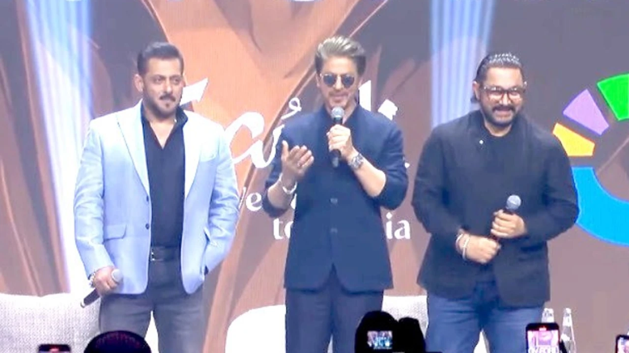 এক মঞ্চে তিন খান