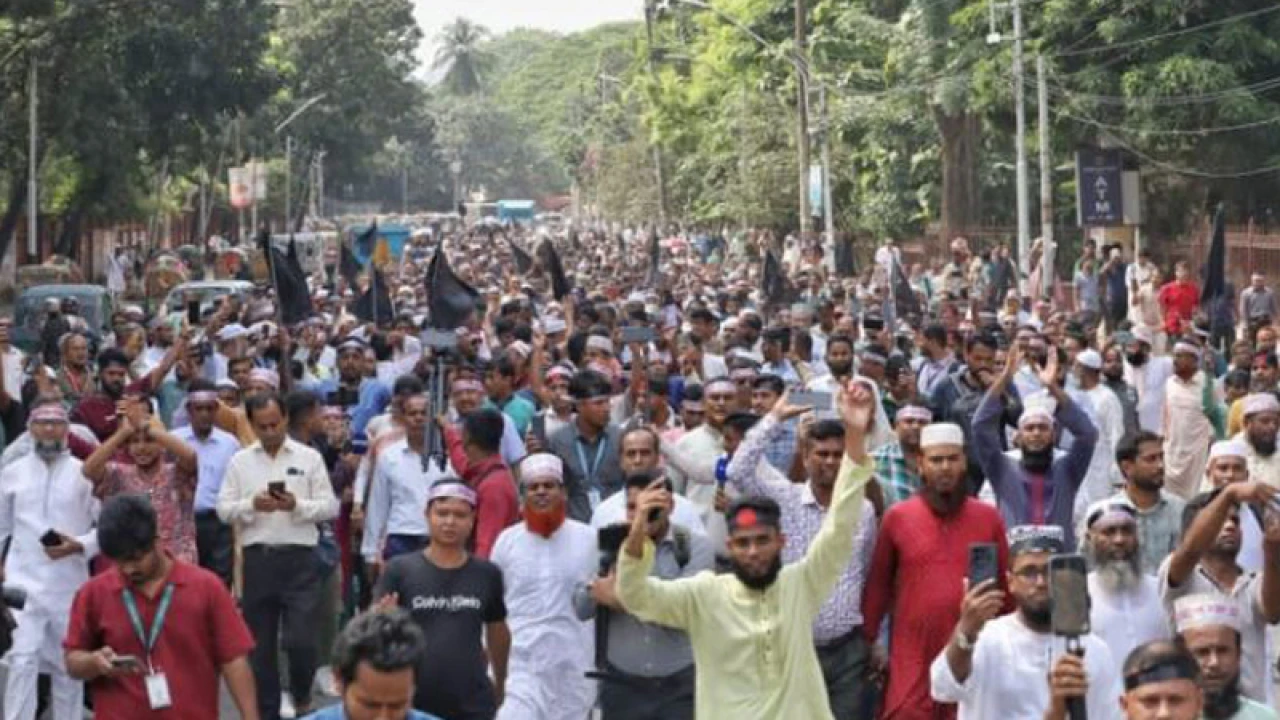 ‘সি আর আবরার, আর নেই দরকার’ স্লোগান এমপিওভুক্ত শিক্ষকদের