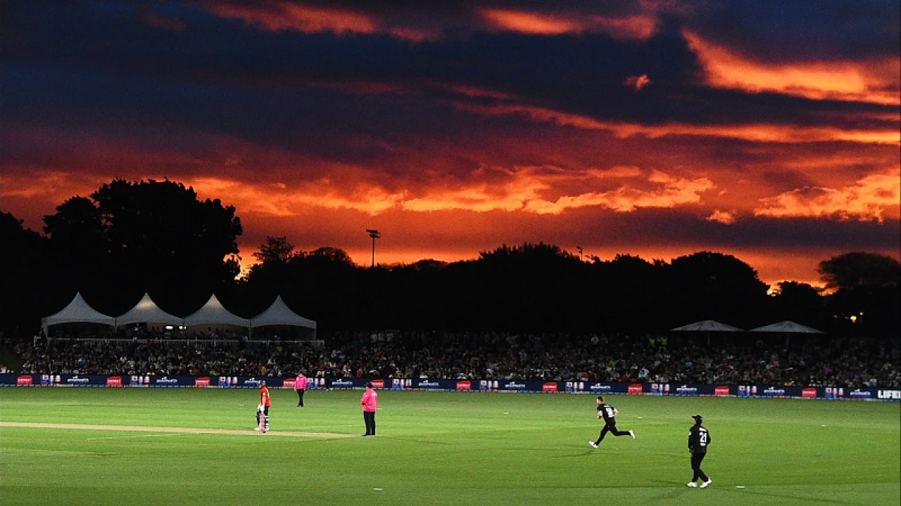 ইংল্যান্ড পারলেও নিউজিল্যান্ডকে ব্যাট করতে দিল না বৃষ্টি