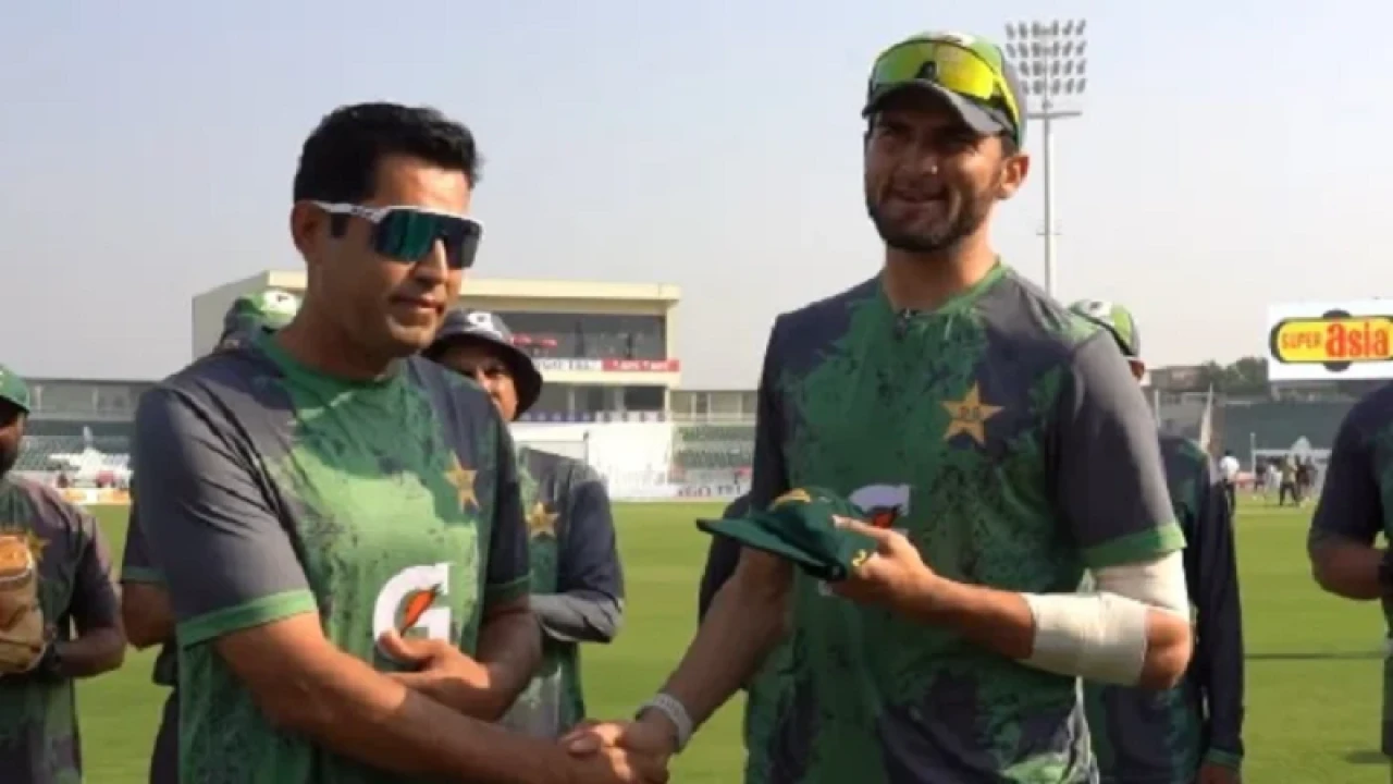 যার ম্যাচ দেখতে যেতেন, তাকেই টেস্ট ক্যাপ পরালেন শাহিন