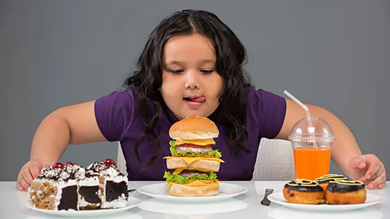 যে ৫ খাবার গোপনে শিশুর ক্ষতি করছে